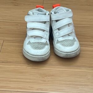 Veja Kids Sneakers Size 8.5 Good Condition